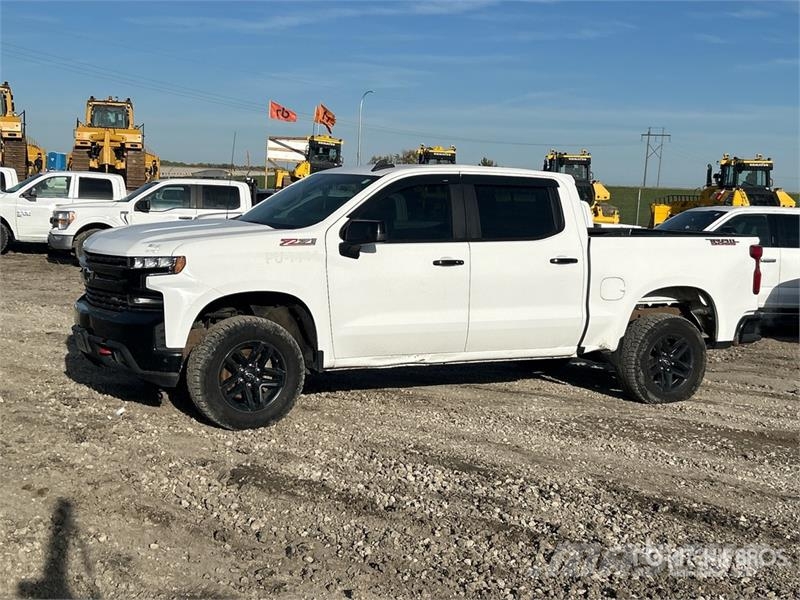 Chevrolet Silverado 1500 LT Trail Boss 4x4 Crew Cab Pickup その他