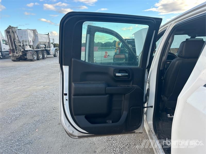 Chevrolet Silverado 1500 4x4 Crew Cab Pickup Other