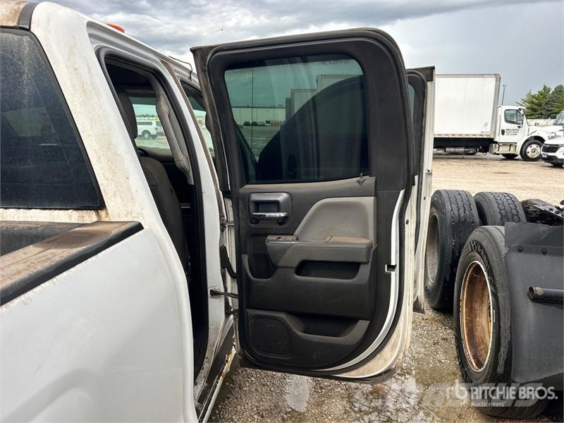Chevrolet Silverado 1500 4x4 Crew Cab Pickup 其他