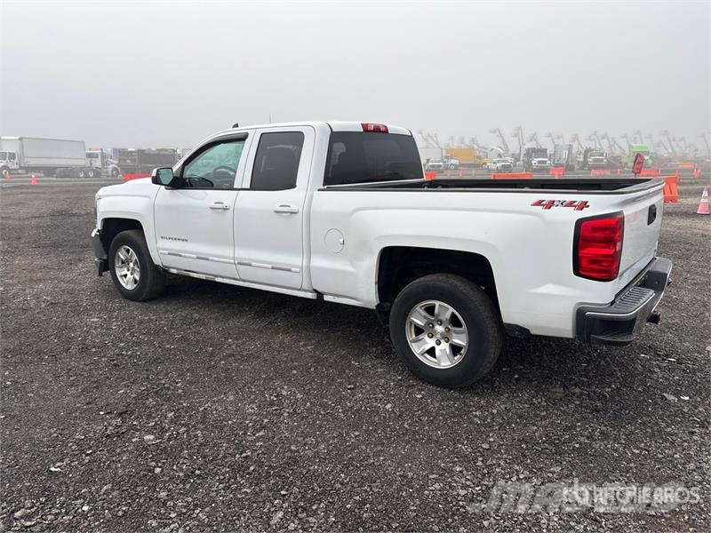 Chevrolet Silverado 1500 4x4 Extended Cab Pickup Otros