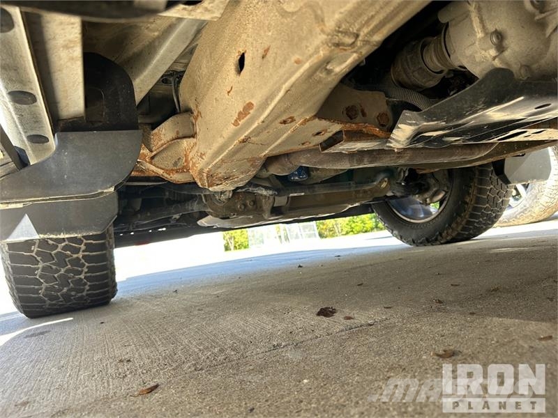 Chevrolet Silverado 1500 RST 4x4 Crew Cab Pickup Drugi