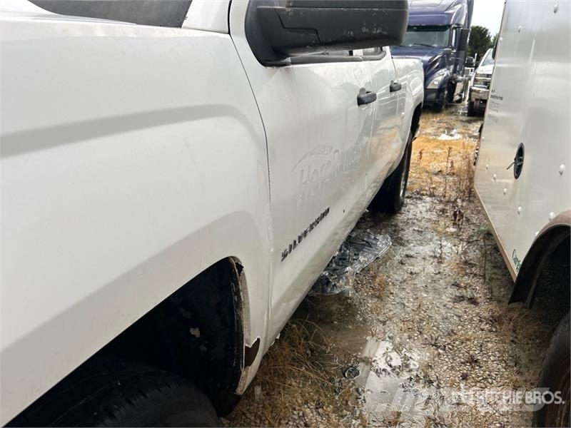 Chevrolet Silverado 1500 4x4 Crew Cab Pickup 其他