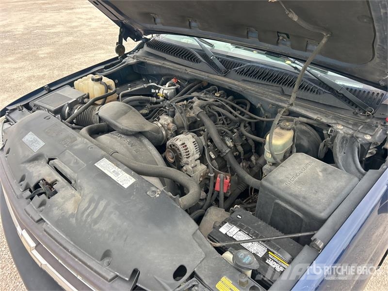 Chevrolet Silverado 1500 Z71 4x4 Extended Cab Pickup Egyéb