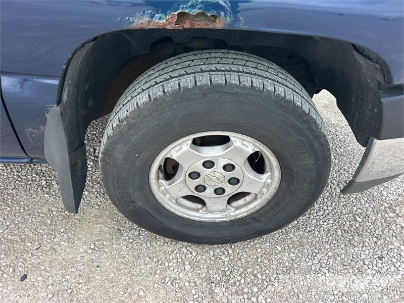 Chevrolet Silverado 1500 Z71 4x4 Extended Cab Pickup Egyéb