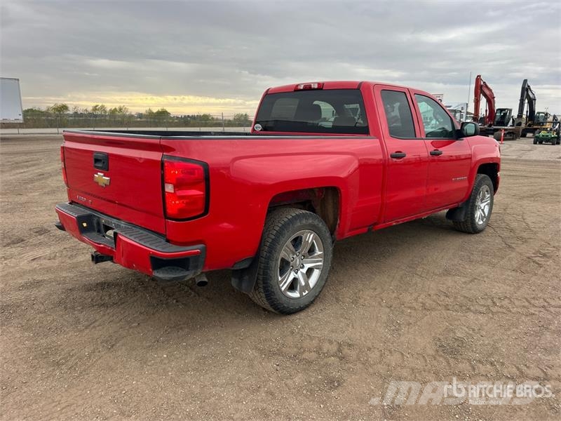 Chevrolet Silverado 1500 4x4 Dual Cab Pickup Furgoni altro