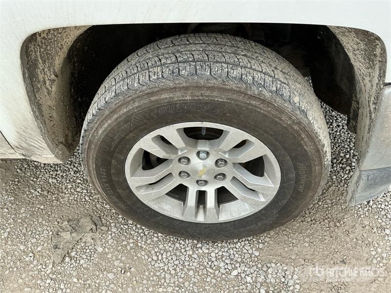 Chevrolet Silverado 1500 4x4 Crew Cab Pickup Egyéb