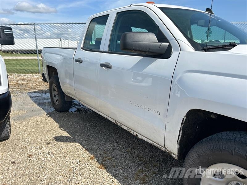 Chevrolet Silverado 1500 4x4 Dual Cab Pickup Otras furgonetas