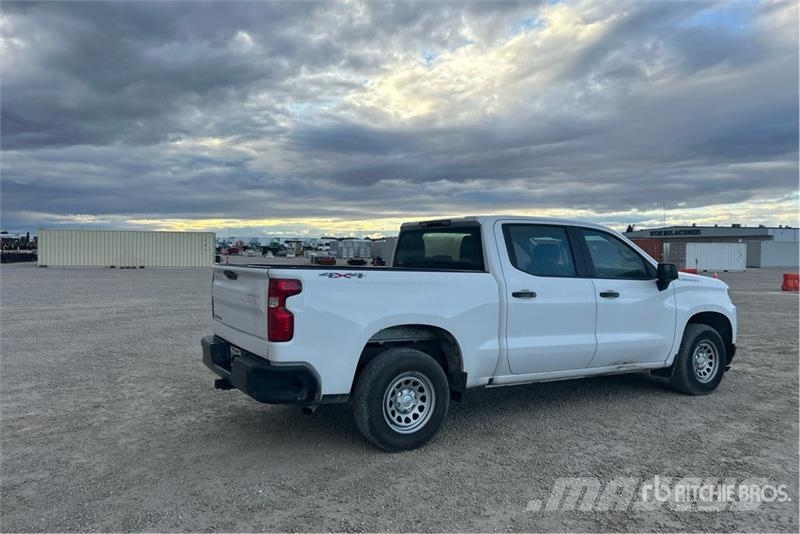 Chevrolet Silverado 1500 4x4 Crew Cab Pickup Altele