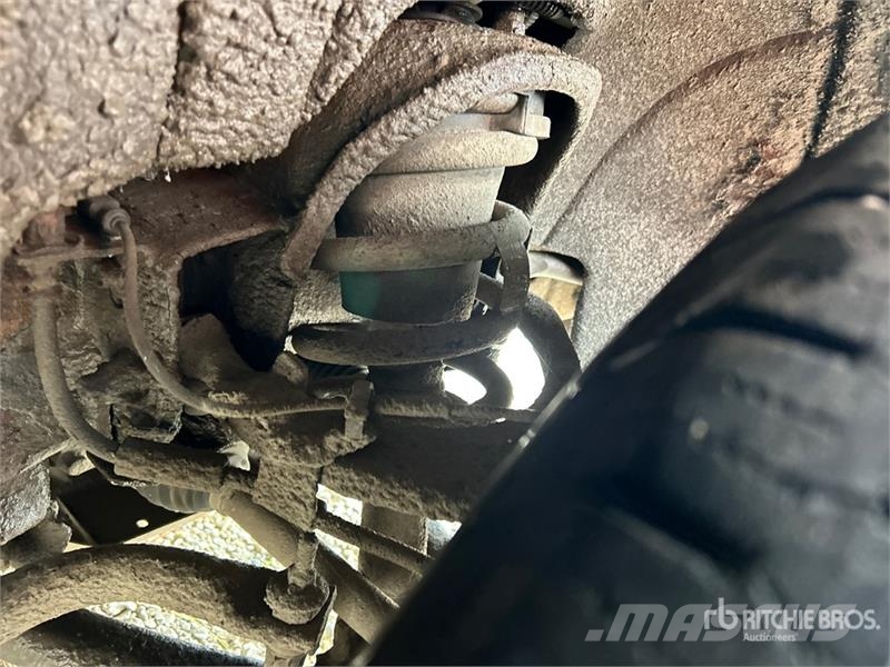 Chevrolet Silverado 1500 4x4 Crew Cab Pickup 其他