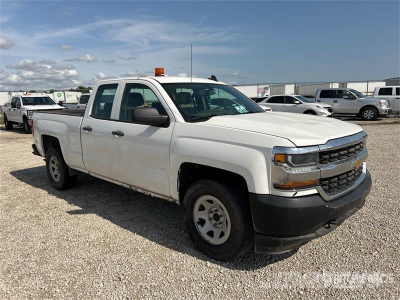 Chevrolet Silverado 1500 4x4 Dual Cab Pickup Otras furgonetas