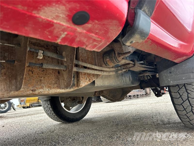 Chevrolet Silverado 1500 4x4 Dual Cab Pickup Furgoni altro