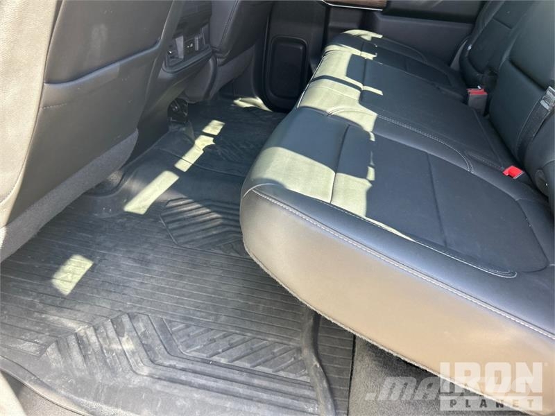 Chevrolet Silverado 1500 RST 4x4 Crew Cab Pickup Drugi