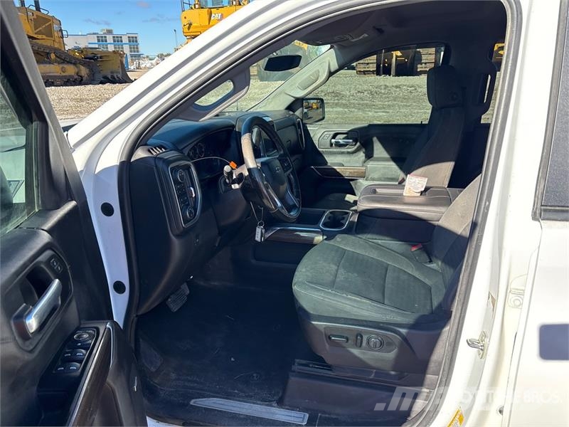 Chevrolet Silverado 1500 4x4 Crew Cab Pickup Інше