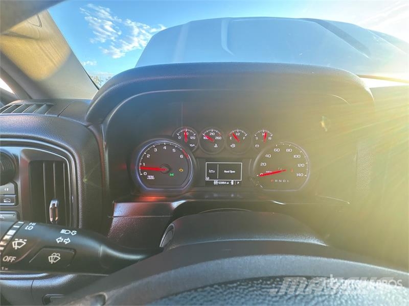 Chevrolet Silverado 1500 4x4 Extended Cab Pickup Muu