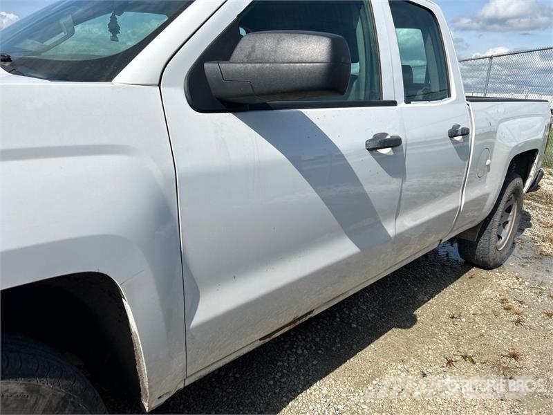 Chevrolet Silverado 1500 4x4 Dual Cab Pickup Otras furgonetas