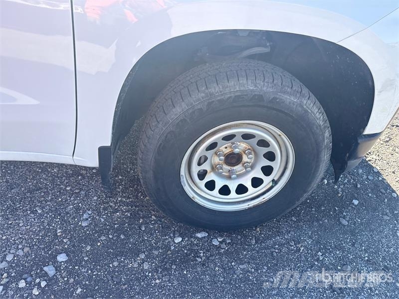 Chevrolet Silverado 1500 4x4 Extended Cab Pickup Diger