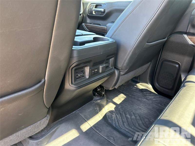 Chevrolet Silverado 1500 RST 4x4 Crew Cab Pickup Drugi