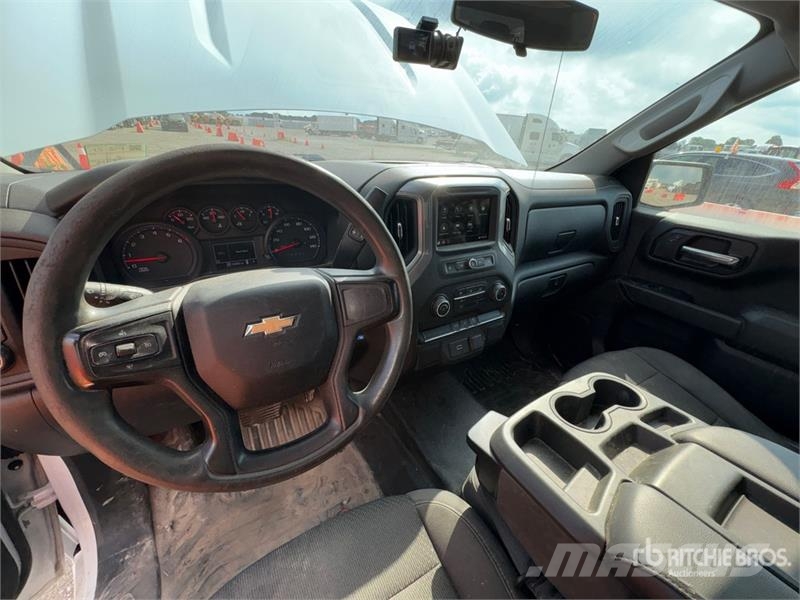 Chevrolet Silverado 1500 4x4 Extended Cab Pickup Další