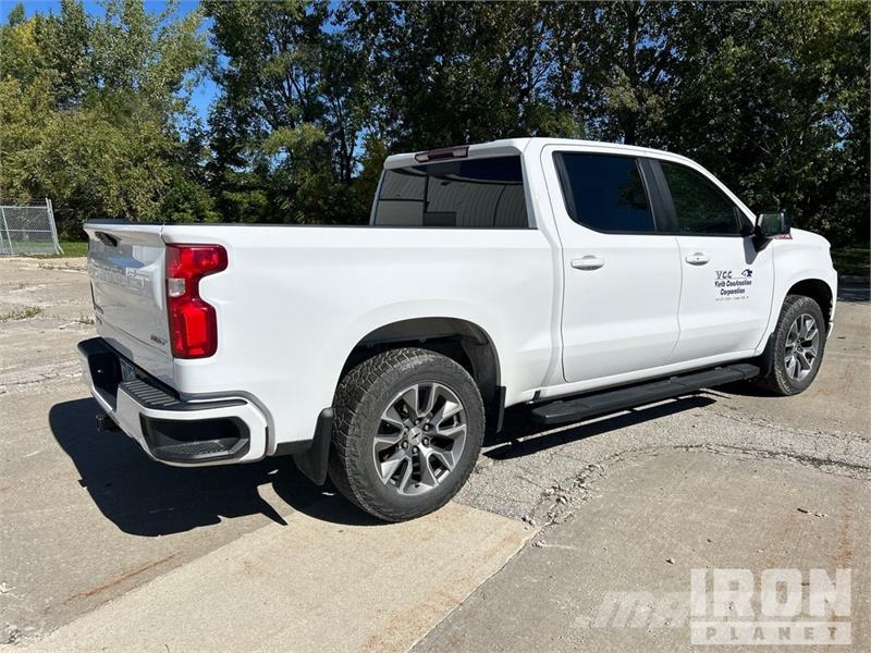 Chevrolet Silverado 1500 RST 4x4 Crew Cab Pickup Drugi