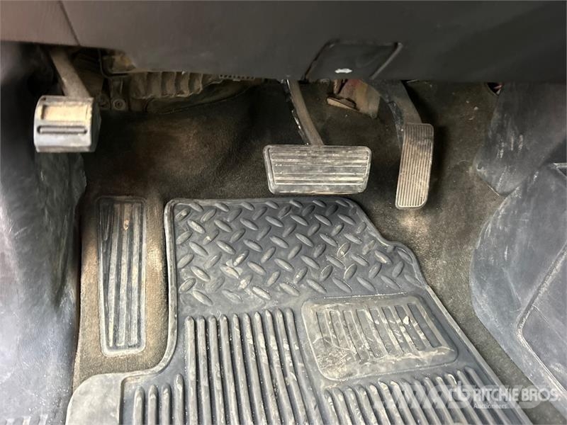 Chevrolet Silverado 1500 4x4 Dual Cab Pickup Furgoni altro