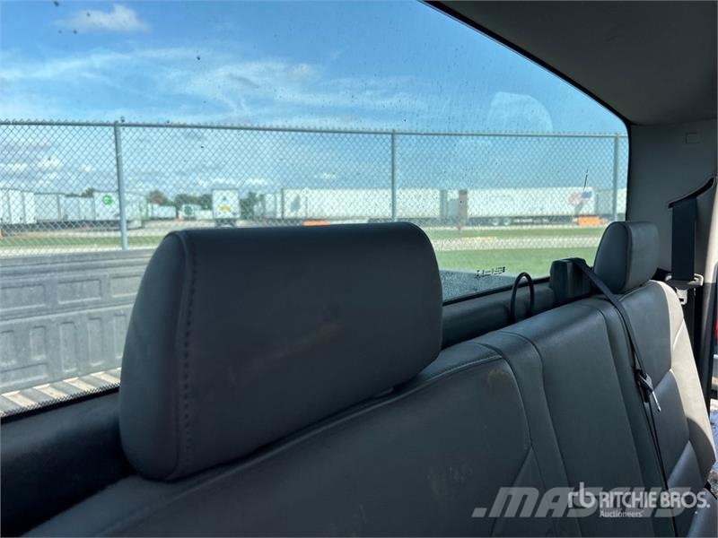 Chevrolet Silverado 1500 4x4 Dual Cab Pickup Otras furgonetas