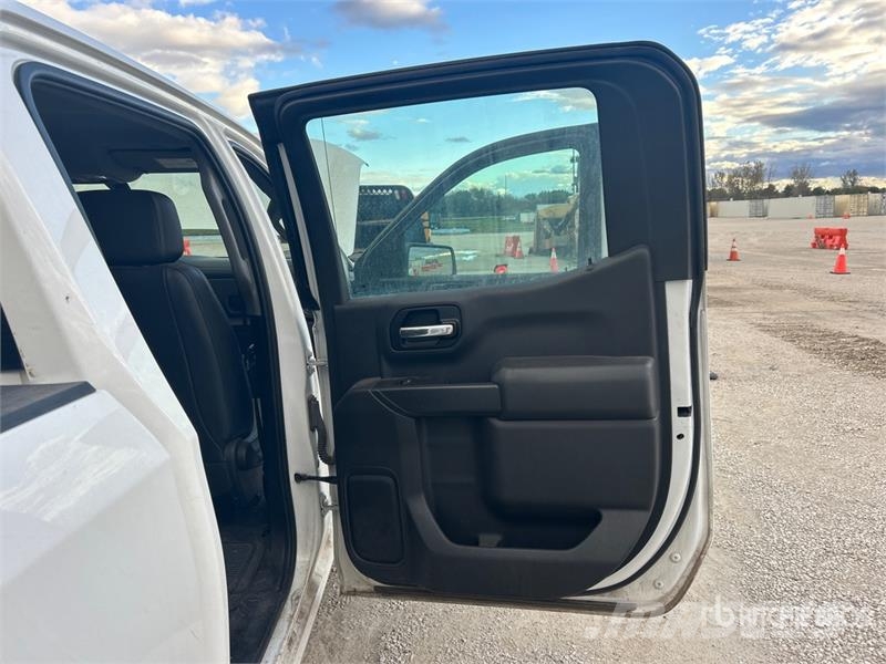 Chevrolet Silverado 1500 4x4 Crew Cab Pickup Other