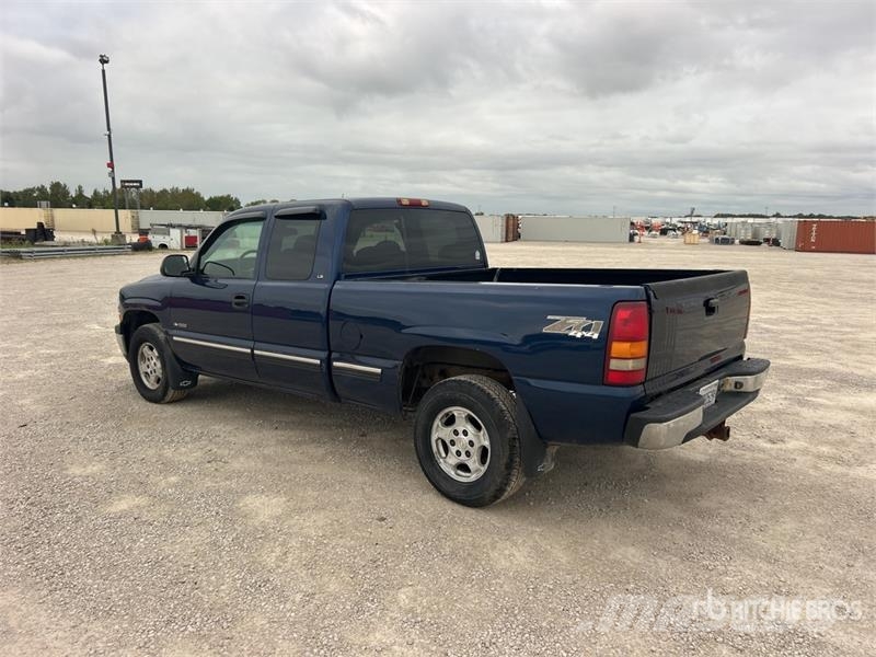 Chevrolet Silverado 1500 Z71 4x4 Extended Cab Pickup Egyéb