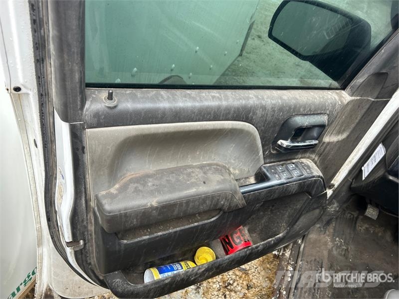 Chevrolet Silverado 1500 4x4 Crew Cab Pickup 其他