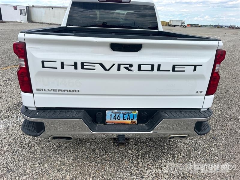 Chevrolet Silverado 1500 4x4 Crew Cab Pickup Další