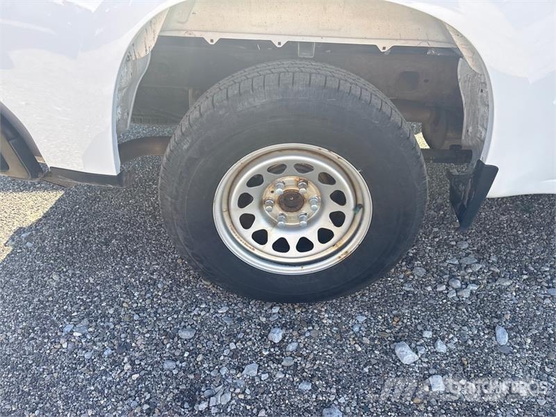 Chevrolet Silverado 1500 4x4 Extended Cab Pickup Diger