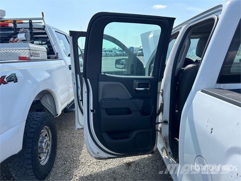 Chevrolet Silverado 1500 4x4 Dual Cab Pickup Otras furgonetas