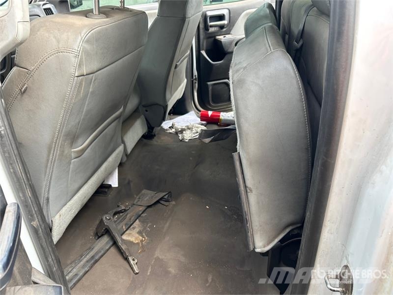 Chevrolet Silverado 1500 4x4 Crew Cab Pickup 其他