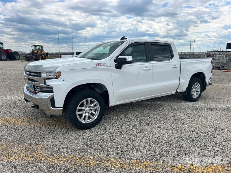Chevrolet Silverado 1500 4x4 Crew Cab Pickup Další