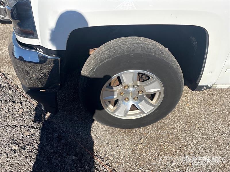 Chevrolet Silverado 1500 4x4 Extended Cab Pickup Diger