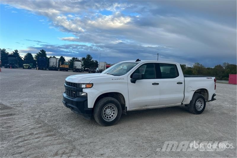 Chevrolet Silverado 1500 4x4 Crew Cab Pickup Altele