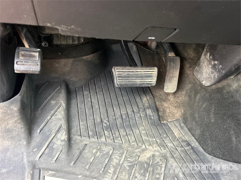 Chevrolet Silverado 1500 4x4 Dual Cab Pickup Furgoni altro