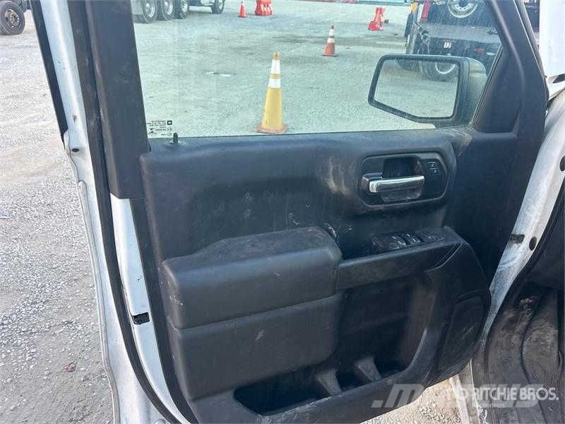 Chevrolet Silverado 1500 4x4 Crew Cab Pickup Other