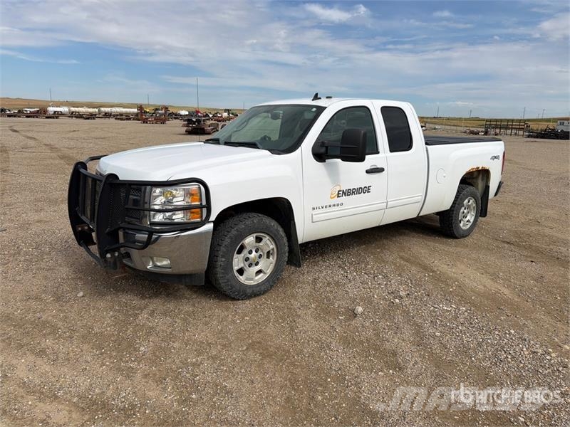 Chevrolet Silverado 1500 LT 4x4 Extended Cab Pickup Andere Transporter