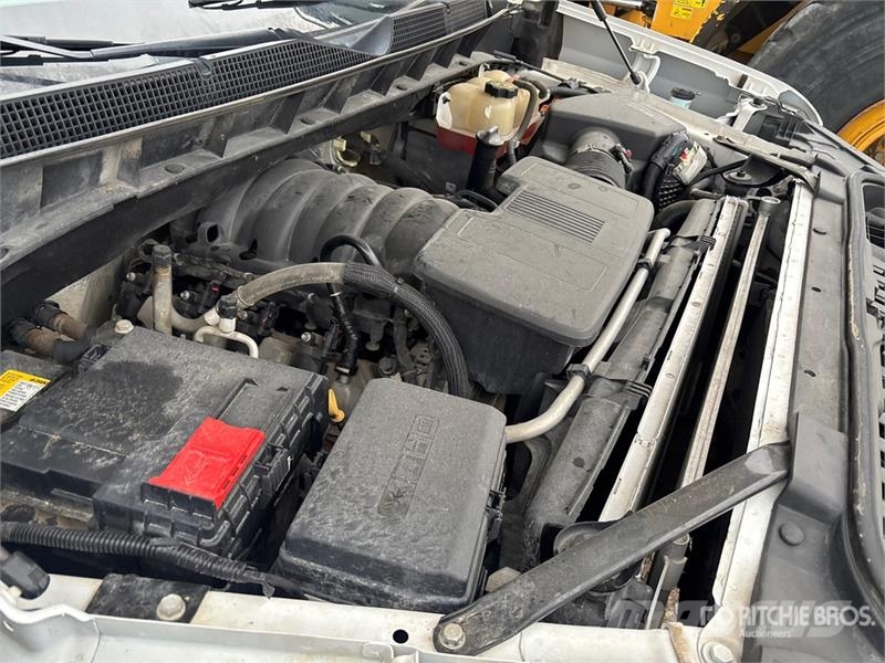 Chevrolet Silverado 1500 4x4 Crew Cab Pickup Furgoni altro