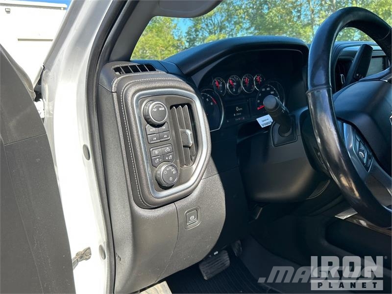 Chevrolet Silverado 1500 RST 4x4 Crew Cab Pickup Drugi