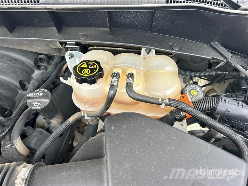 Chevrolet Silverado 1500 4x4 Crew Cab Pickup Další
