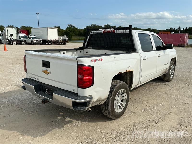 Chevrolet Silverado 1500 4x4 Crew Cab Pickup Egyéb