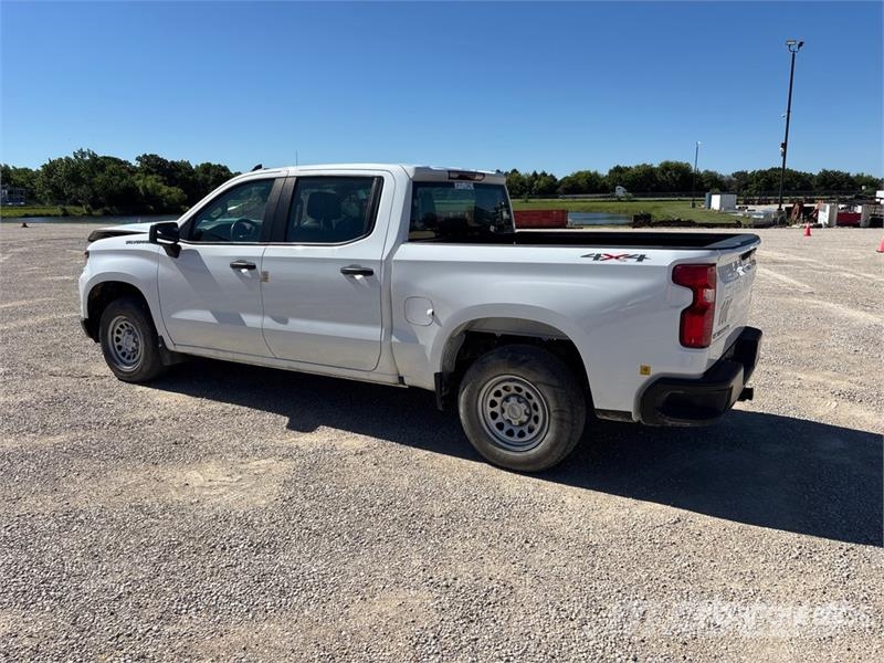 Chevrolet Silverado 1500 4x4 Crew Cab Pickup Прочие фургоны