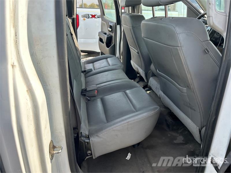 Chevrolet Silverado 1500 4x4 Dual Cab Pickup Otras furgonetas