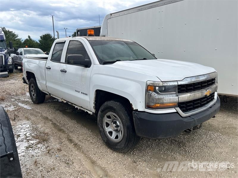 Chevrolet Silverado 1500 4x4 Crew Cab Pickup 其他
