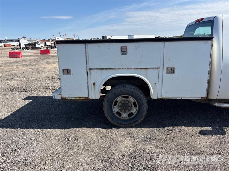 Chevrolet Silverado 2500HD 4x4 Extended Cab Utility Truck 皮卡.傳統半斗卡車/側卸板
