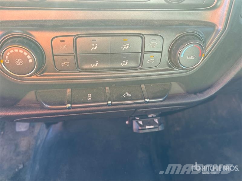 Chevrolet Silverado 2500HD 4x2 Utility Truck Utilitaire benne