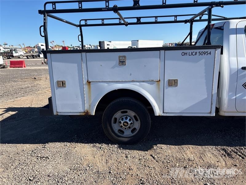 Chevrolet Silverado 2500HD 4x2 Utility Truck Utilitaire benne
