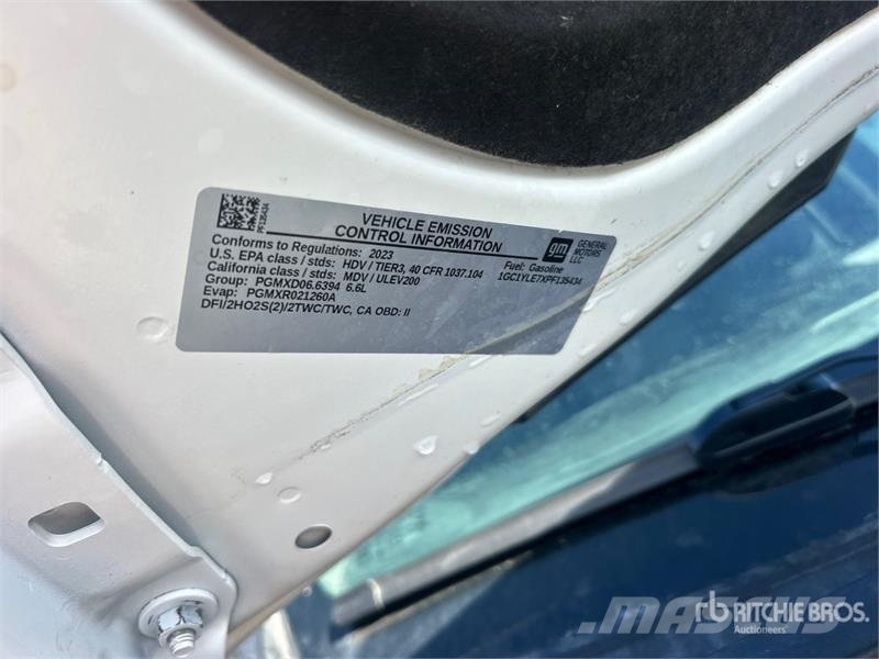 Chevrolet Silverado 2500HD 4x4 Crew Cab Pickup Furgoni altro