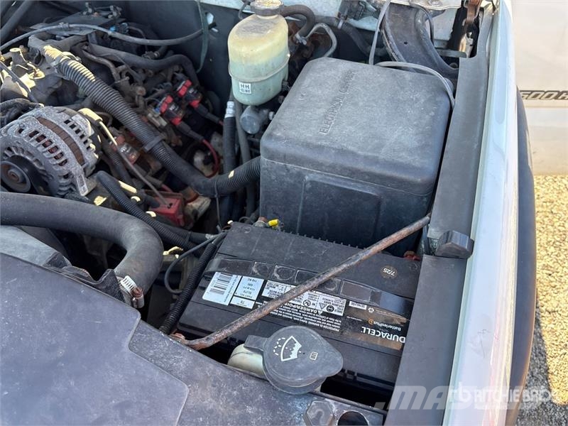 Chevrolet Silverado 2500HD 4x4 Snow Plow Truck Komunalna vozila